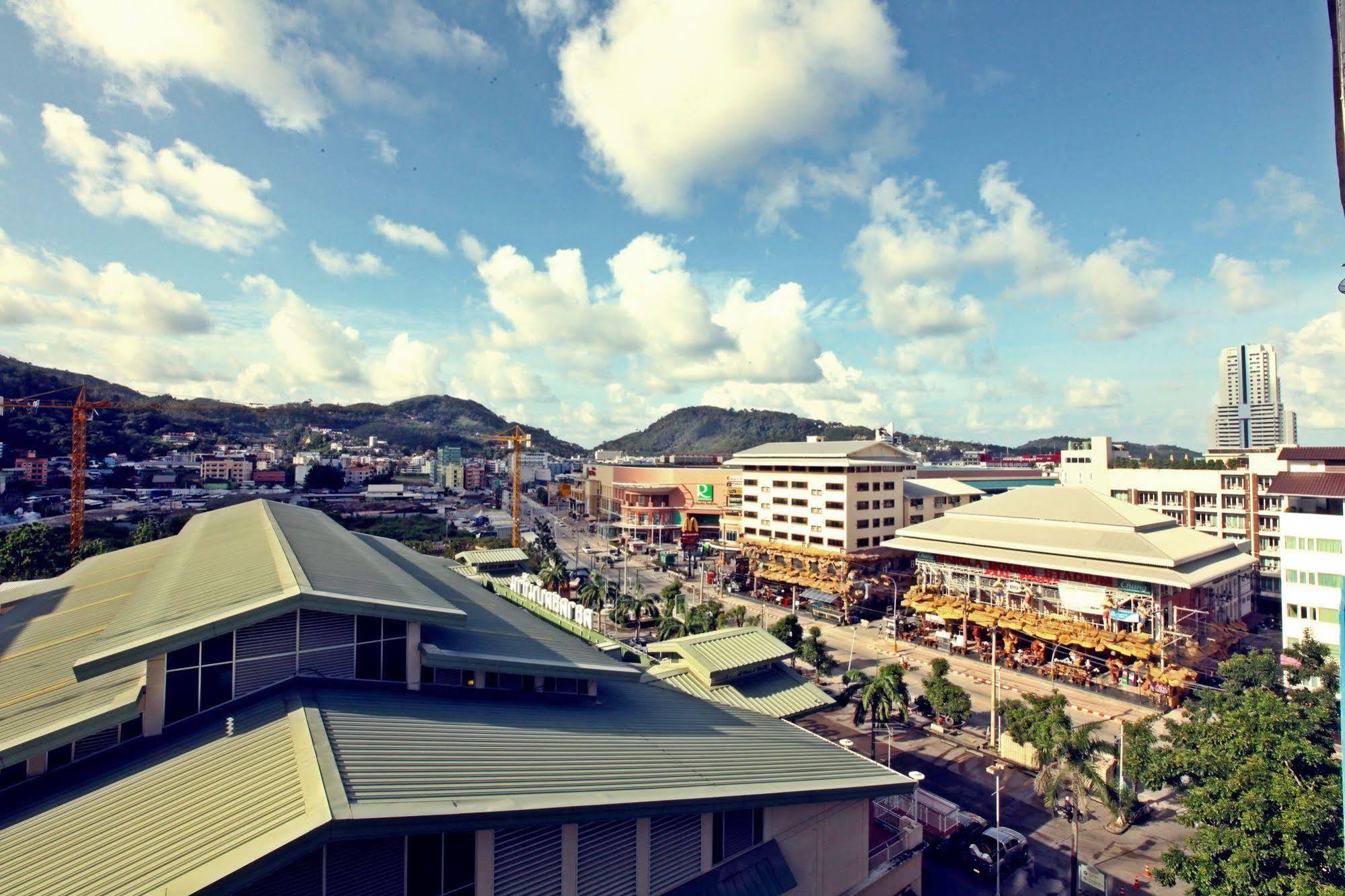 Ocean And Ole Patong Hotel Esterno foto